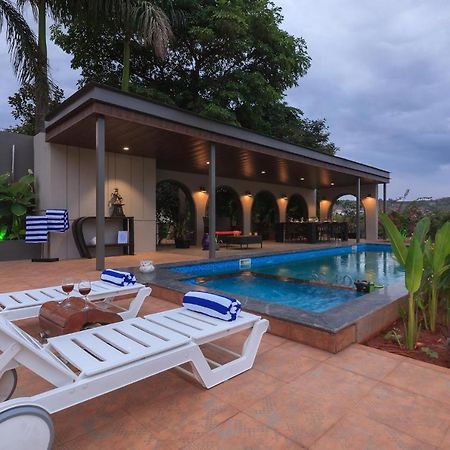 לונבלה Stayvista'S The Cincin With Elegant Rooms, Snooker Table, Pool, Scenic View, And Jacuzzi מראה חיצוני תמונה